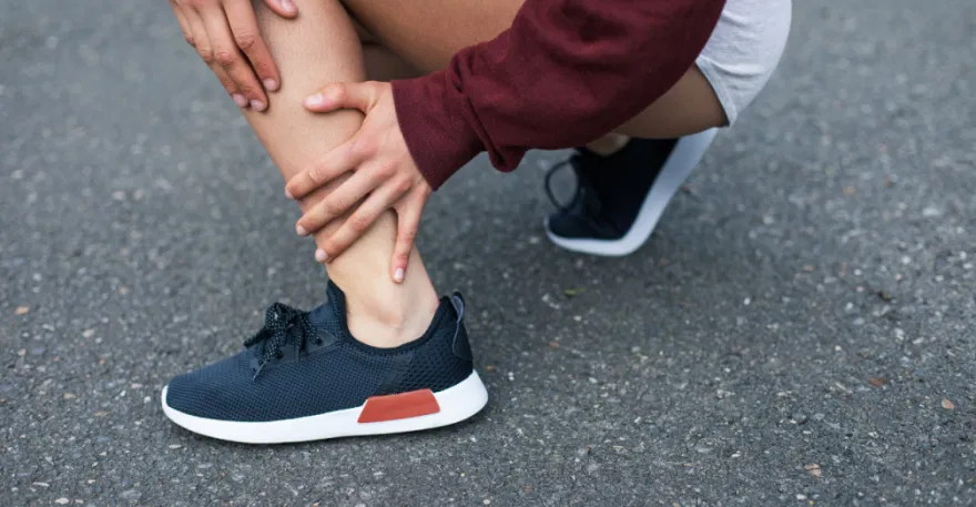 Η «δεύτερη καρδιά» που χτυπά στα πόδια σας: γιατί πρέπει να την κινείτε περισσότερο