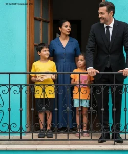 Χωρίς καμία προειδοποίηση, ο εκατομμυριούχος αποφάσισε να επισκεφθεί το σπίτι του υπαλλήλου του. Δεν φανταζόταν ποτέ ότι ανοίγοντας εκείνη την πόρτα θα ανακάλυπτε ένα μυστικό ικανό να αλλάξει τη ζωή του για πάντα.