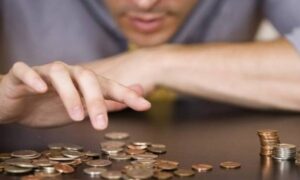 Κατώτατος μισθός: Έρχεται μεγάλη αύξηση – Το σενάριο που εξετάζεται