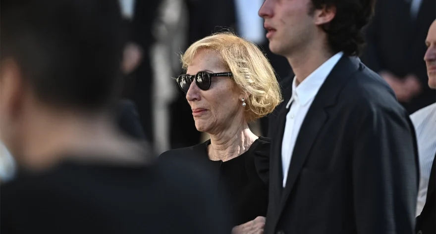 Μόλις μαθεύτηκε για την σύζυγο του Διονύση Σαββόπουλου, Άσπα – Τι συνέβη κατά την διάρκεια της κηδείας