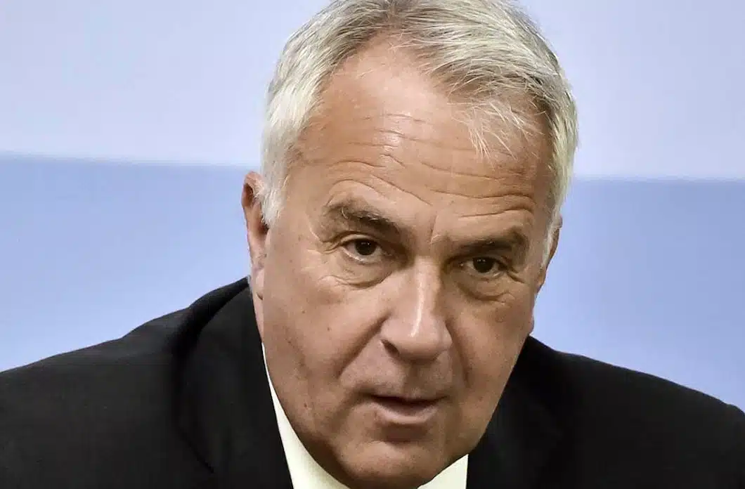 Άγρια επίθεση σε μαγαζί του Ηρακλείου με στόχο τον Μάκη Βορίδη