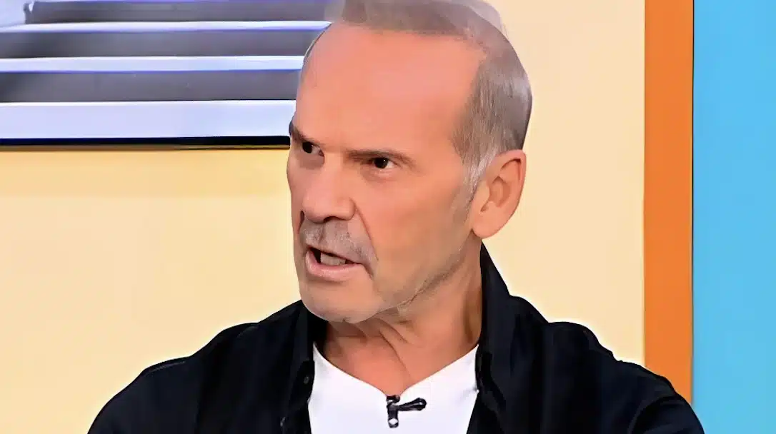 Πέτρος Κωστόπουλος: «Ήταν ξεφτίλα αυτό που έγινε στην κηδεία του Διονύση Σαββόπουλου»