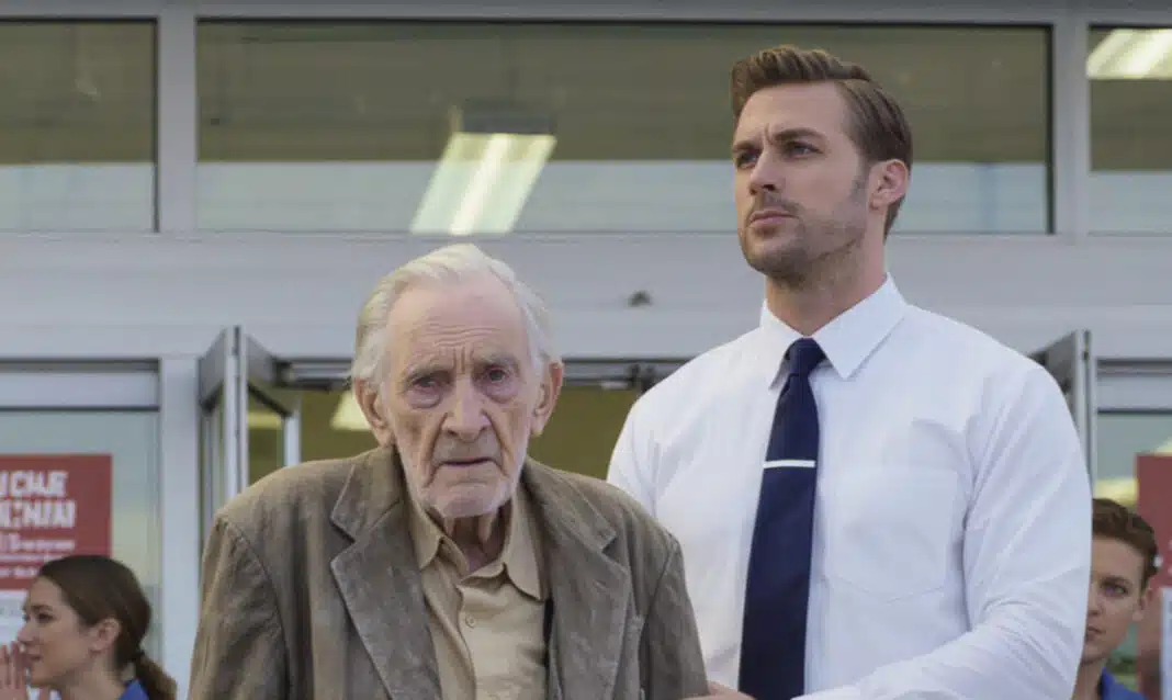 Στα 90 μου, μεταμφιέστηκα σε έναν ταλαιπωρημένο γέρο και μπήκα στο δικό μου σούπερ μάρκετ – αυτό που συνέβη άλλαξε για πάντα την κληρονομιά μου