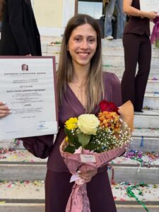 Περήφανος πατέρας ο Δημήτρης Οικονόμου: Στην ορκωμοσία της κόρης του, που αποφοίτησε με άριστα