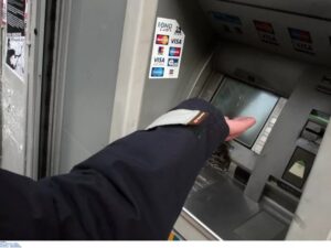 Τρίμηνο επίδομα 2.640 ευρώ για χιλιάδες εργαζόμενους: Θα παίρνεις 880 ευρώ το μήνα – Ποιοι το δικαιούνται και πως θα το πάρουν