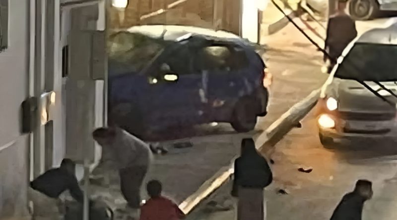 Θρήνος για τον 24χρονο που σκοτώθηκε στη Λούτσα: Είχε έρθει στην Ελλάδα για την ορκωμοσία της φίλης του - Ο 29χρονος οδηγός είχε εμπλακεί ξανά σε σοβαρό τροχαίο