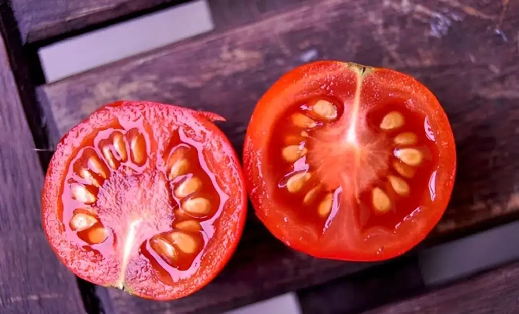 Οφέλη και ιδιότητες του χυμού ντομάτας: Ένας διατροφικός θησαυρός για την υγεία σας