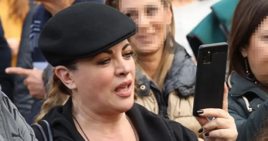 Θpnvoς για τη Νένα Χρονοπούλου: «Η καρδούλα σου δεν σε άφησε να χαρείς και σε…»