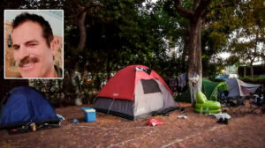 «Η μητέρα μου είχε τσακωθεί με τον 68χρονο, δεν μιλούσαν»: Τι αποκαλύπτει ο 17χρονος «εγγονός» του ιδιοκτήτη στη Φοινικούντα