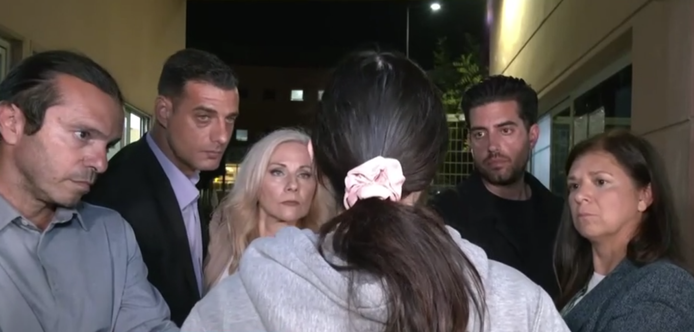 Κάνω έκκληση στις γυναίκες της άλλης οικογένειας, να ζήσουν τα παιδιά μας, λέει η σύζυγος του 29χρονου που παραδόθηκε για τη συμπλοκή στα Βορίζια