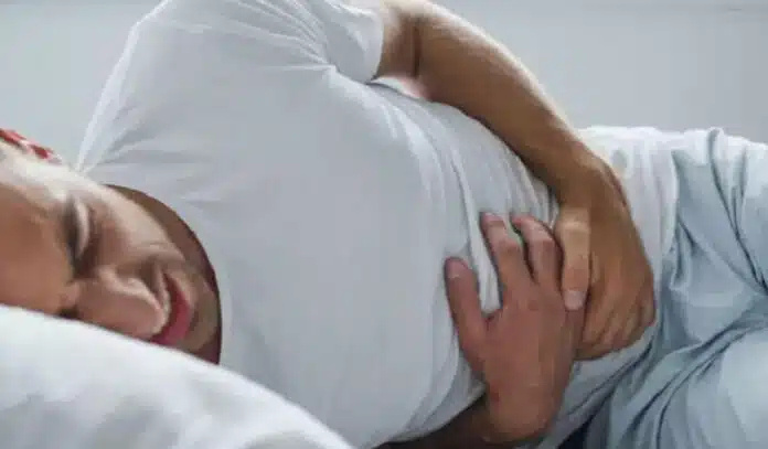 Καρκίνος στο λεπτό έντερο: Προσοχή στα συμπτώματα – Πολλοί τα αγνοούν για μήνες ως «κάτι ασήμαντο»