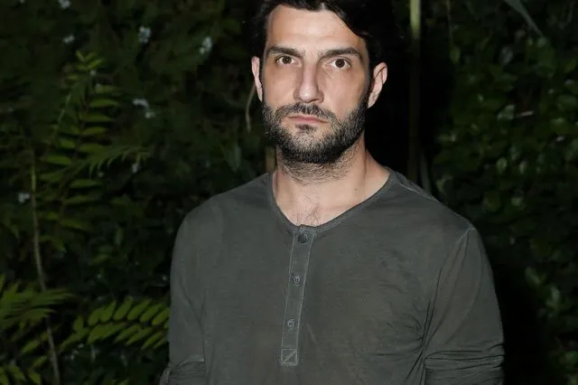 Ο Νίκος Κουρής συγκλονίζει με το ατύχημα που έπαθε – Έπεσε σε κενό 4 μέτρων