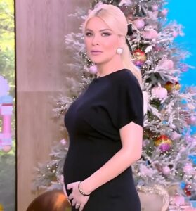 ΜΑΥΡΟΦΟΡΕΜΕΝΗ Η ΚΑΙΝΟΥΡΓΙΟΥ ΣΤΗΝ ΕΚΠΟΜΠΗ ΣΗΜΕΡΑ: ΑΥΤΟΣ ΕΙΝΑΙ Ο ΛΟΓΟΣ