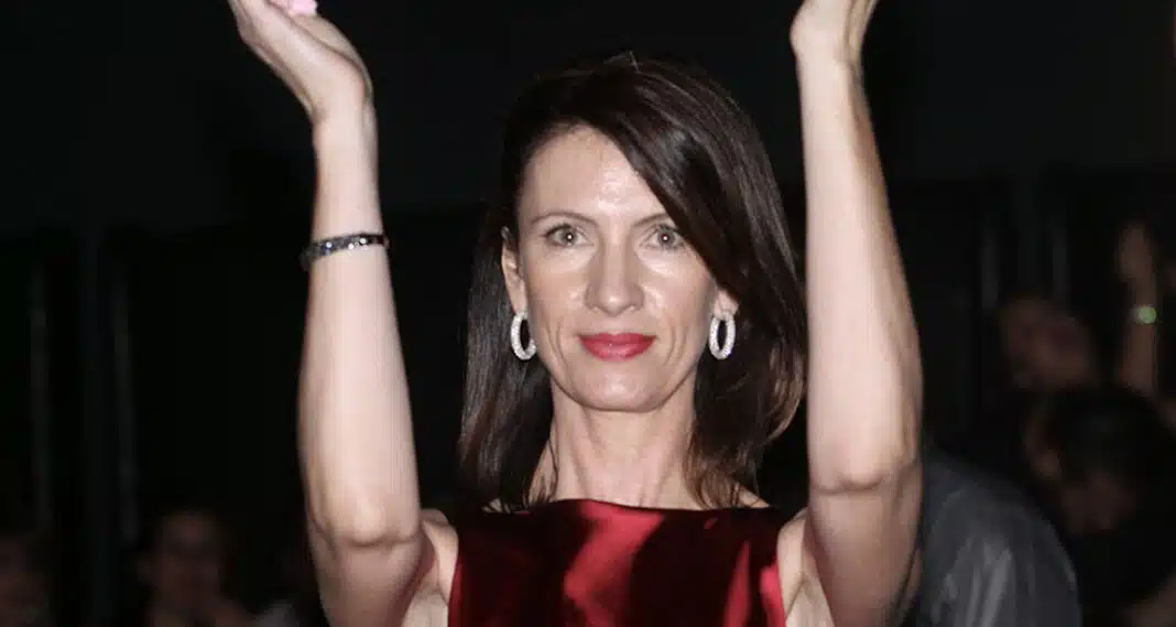 Κίλι Σφακιανάκη: Τι είναι η Νόσος Πάρκινσον από την οποία πέθανε και ποια τα συμπτώματα