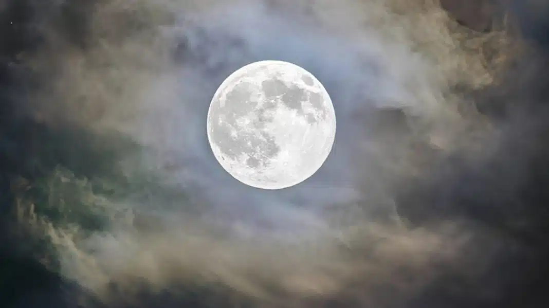 Αυτά είναι τα 4 ζώδια που θα αναστατώσει η αποψινή Πανσέληνος