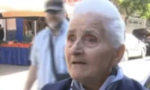 Σύμβολο η γιαγιά που βγήκε στον Λαζόπουλο και τα είπε σταράτα: Κόλλησε τους πολιτικούς στον τοίχο – «Με 360 ευρώ περνάει αυτός;»