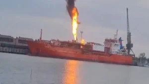 Συναγερμός στη Ρουμανία: Φωτιά σε τουρκικό τάνκερ από επίθεση ρωσικού drone στα σύνορα με την Ουκρανία – Εκκενώθηκε χωριό