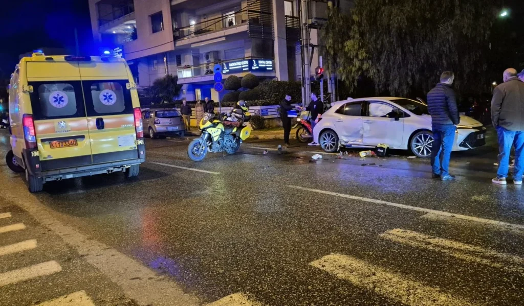 ΕΚΤΑΚΤΟ – Νεκρός διανομέας μετά από τροχαίο ανήμερα Χριστουγέννων στο Χαλάνδρι