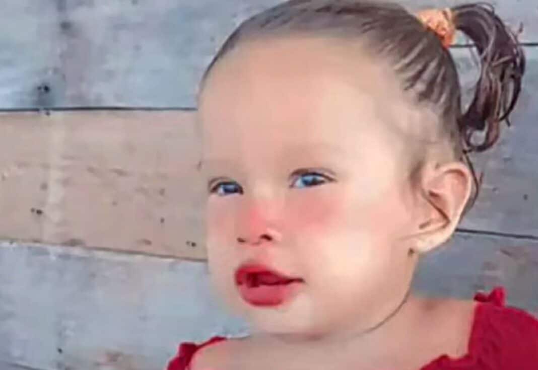 Nέα Χριστουγεννιάτικη Tpαγωδία: 2 Ετών Kopιτσάκι είχε τον πιο Φριχτό Θάvατο