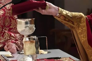 Τι σημαίνει η φράση: Τας θύρας τας θύρας εν σοφία πρόσχωμεν