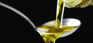 ΜΟΛΙΣ ΑΝΑΚΟΙΝΩΘΗΚΕ : Συγκλονίζει η νέα τιμή του ελαιόλαδου – Πόσο θα κοστίζει φέτος