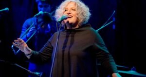 “Έχω καρκίνο στον τράχηλο” Το ανακοίνωσε η αγαπημένη τραγουδίστρια, ακύρωσε όλες τις εμφανίσεις της