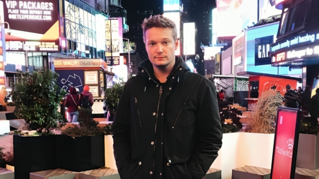 Αυτός είναι ο πασίγνωστος τραγουδιστής της ελληνικής Eurovision που καταδικάστηκε και μπαίνει φυλακή