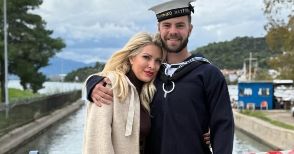 Αδιανόητο το ποσό: Τόσο κοστίζει η “απλή” τσάντα που κρατούσε η Μενεγάκη στην ορκωμοσία του Άγγελου