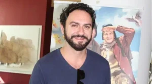 «Κάγκελο» οι τηλεθεατές: Ο γιος του Μελέτη Ηλία μπήκε στο «Το Σόι Σου» και ενώ είναι φωτοτυπία του πατέρα του δεν τον κατάλαβε κανείς