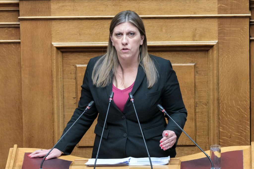 ΤΟ ΑΠΟΦΑΣΙΣΕ ΜΕΣ ΣΤΑ ΧΡΙΣΤΟΥΓΕΝΝΑ: ΚΙΝΗΣΗ ΜΑΤ ΑΠΟ ΖΩΗ ΚΩΝΣΤΑΝΤΟΠΟΥΛΟΥ