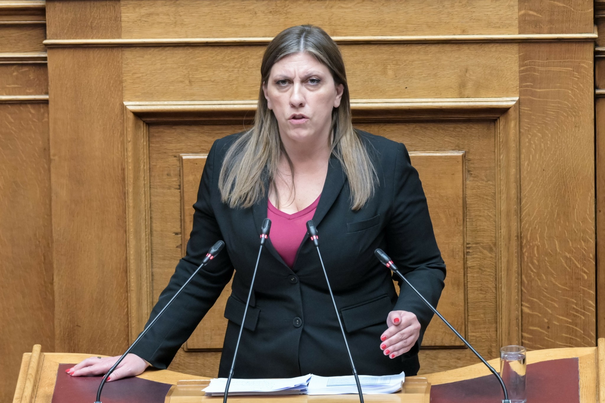 ΤΟ ΑΠΟΦΑΣΙΣΕ ΜΕΣ ΣΤΑ ΧΡΙΣΤΟΥΓΕΝΝΑ: ΚΙΝΗΣΗ ΜΑΤ ΑΠΟ ΖΩΗ ΚΩΝΣΤΑΝΤΟΠΟΥΛΟΥ