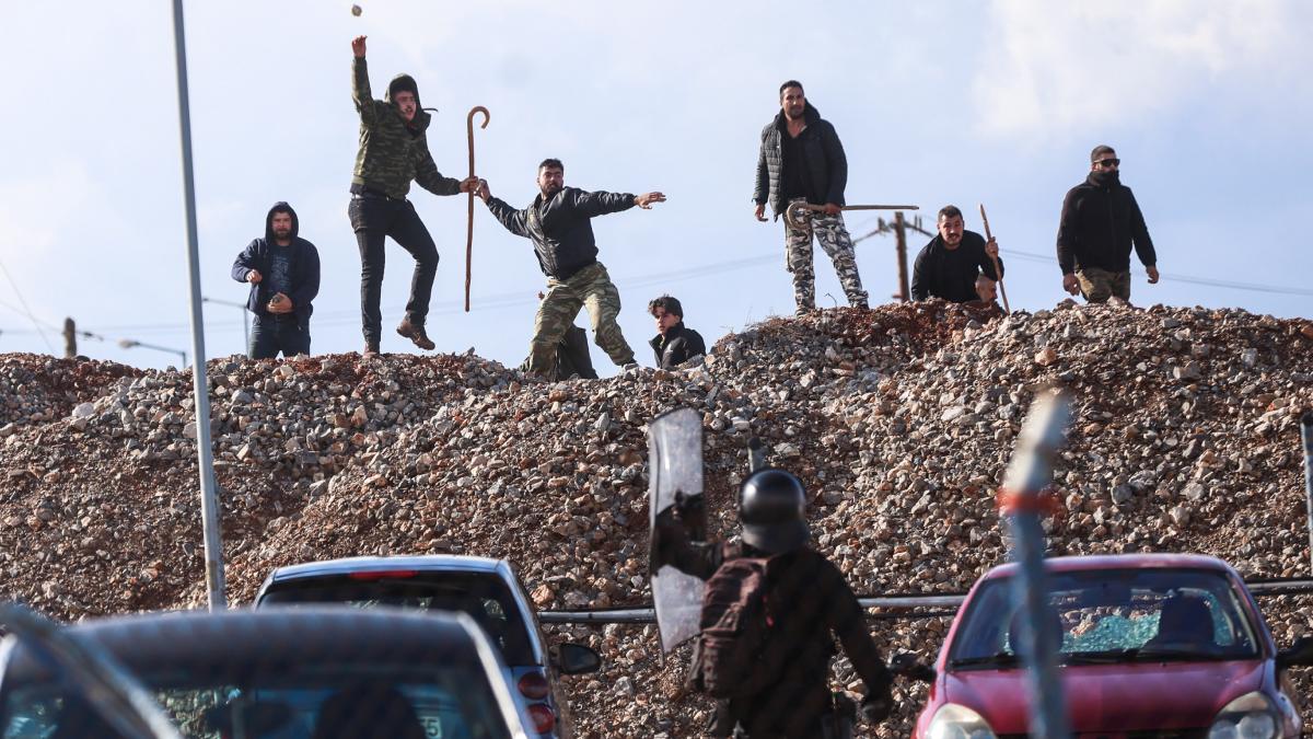 Ταυτοποιήθηκαν οι αγρότες που συμμετείχαν στα επεισόδια στο αεροδρόμιο Κρήτης – Παραπέμπονται για εγκληματική οργάνωση