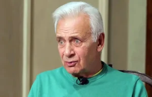 Αλέξανδρος Αντωνόπουλος: «Το πρώτο πράγμα που μου λέω όταν ξυπνάω είναι “είσαι ακόμα ζωντανός, ελπίζω να είσαι και την υπόλοιπη μέρα”»