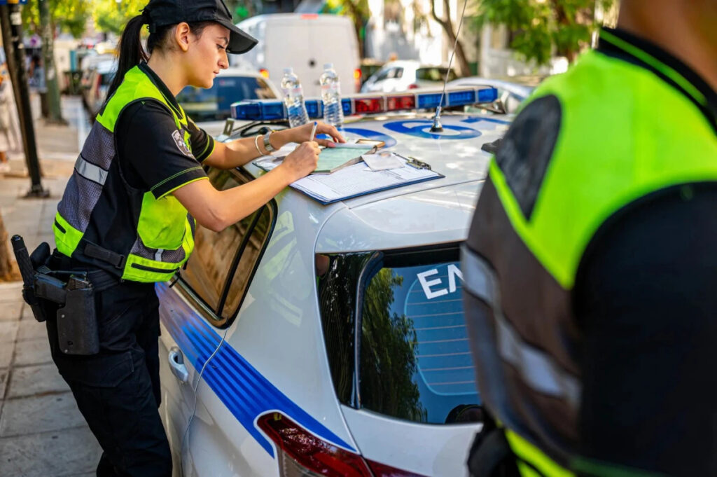 ΝΕΟΣ ΕΛΕΓΧΟΣ ΣΤΟΥΣ ΟΔΗΓΟΥΣ ΑΠΟ ΤΗΝ ΑΣΤΥΝΟΜΙΑ: ΕΧΕΙ ΠΡΟΣΤΙΜΟ 2000 ΚΑΙ ΦΥΛΑΚΙΣΗ