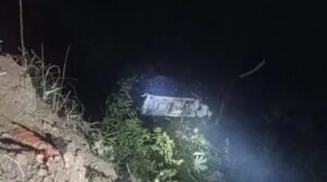 Τραγικό δυστύχημα με 16 μαθητές νεκρούς – Λεωφορείο έπεσε σε χαράδρα