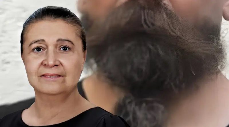 Iδού ο γόνος! Αυτός σκότωσε την μάνα του στο Κολωνάκι για να πάρει χιλιάδες ευρώ από την κληρονομιά του μπαμπά υπουργού