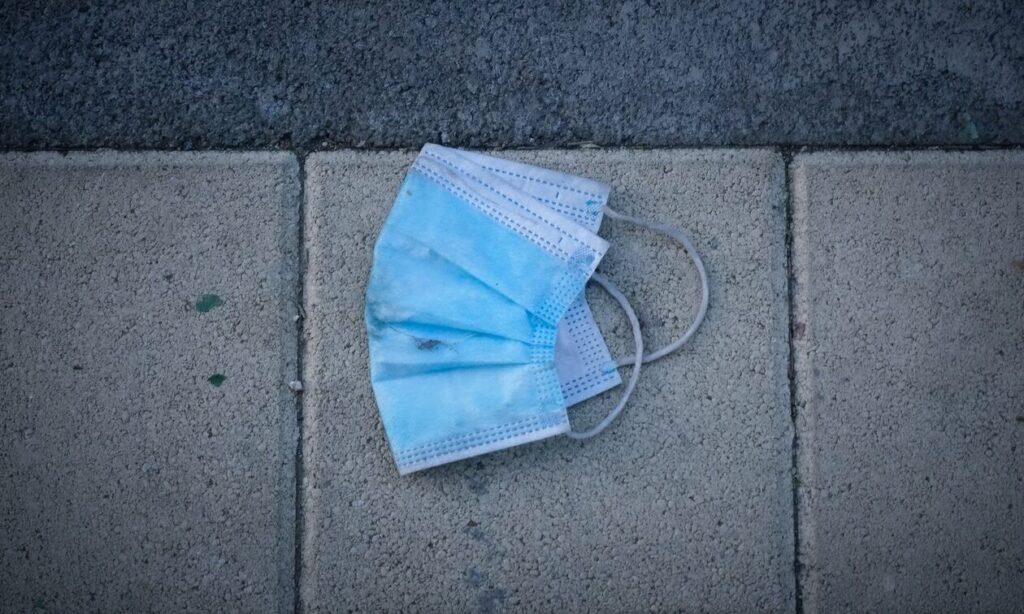 ΕΠΙΣΤΡΕΦΟΥΝ ΤΑ ΜΕΤΡΑ ΤΟΥ ΚΟΡΟΝΟΙΟΥ ΛΟΓΩ ΤΗΣ «ΣΟΥΠΕΡ ΓΡΙΠΗΣ»