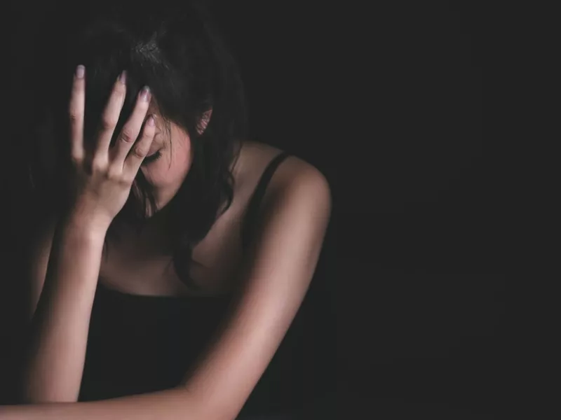 Συγκλονίζει νέα γυναικοκτονία – Nεκpή 49χρονη, καταζητείται ο σύζυγός της