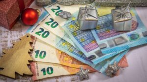 Δώρο Χριστουγέννων 2025: Νωρίτερα η πληρωμή φέτος – Ο λόγος