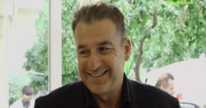 «ΕΦΥΓΕ…»: ΤΡΑΓΩΔΙΑ ΜΕ ΤΗ ΜΗΤΕΡΑ ΤΟΥ ΓΙΩΡΓΟΥ ΛΙΑΓΚΑ