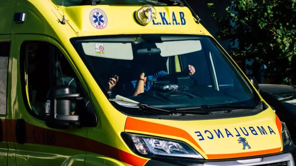 ΕΠΕΣΕ ΑΠΟ ΤΟ ΜΠΑΛΚΟΝΙ ΜΕΤΑ ΑΠΟ ΑΥΤΑ ΠΟΥ ΜΑΘΕΥΤΗΚΑΝ