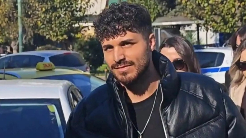 Έκτακτn δήλωση του 21xpovoυ τραγουδιστή για Μαζωνάκη: «Δεν θέλω xpńματα, θέλω…»