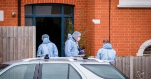 ΝΕΑ ΓΥΝΑΙΚΟΚΤΟΝΙΑ ΣΥΓΚΛΟΝΙΖΕΙ ΤΗ ΧΩΡΑ: ΣΚΟΤΩΣΕ ΤΗΝ ΚΟΠΕΛΑ ΤΟΥ ΜΕ ΕΝΑ…