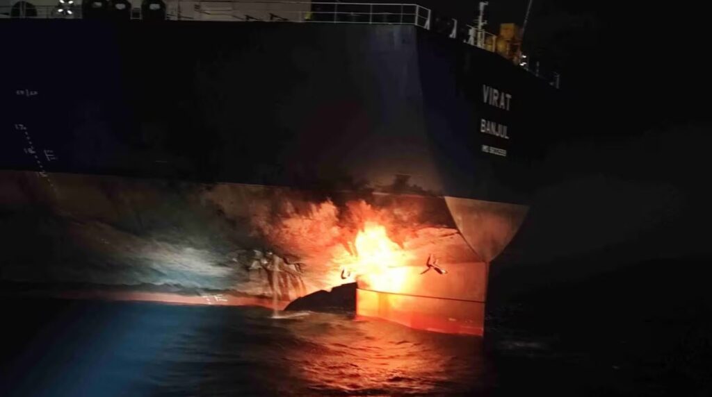 ΠΑΝΙΚΟΣ ΤΩΡΑ ΣΤΗ ΘΑΛΑΣΣΑ ΕΓΙΝΕ ΔΙΠΛΗ ΕΠΙΘΕΣΗ ΑΠΟ ΤΟΥΣ