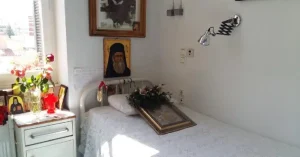 Τόπος Προσευχής για ασθενείς το δωμάτιο με τον αριθμό 2 στο Αρεταίειο, όπου εκοιμήθη ο Άγιος Νεκτάριος