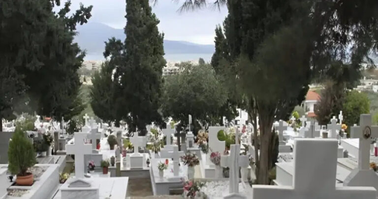 Σοκ στο νεκροταφείο Καλαμαριάς – Πήγε να κάνει εκταφή τον πατέρα του και είδε να τον μεταφέρουν τυλιγμένο σε σεντόνι μέσα σε…