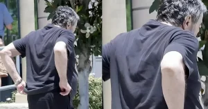 «Σoκάpει» η σημερινή εικόνα του: Η πρώτη δημόσια εμφάνιση του αγνώριστου πλέον ηθοποιού, μετά από 9 χρόνια