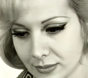 Η παρουσιάστρια θρύλος της ΕΡΤ: Η παρουσία της στην ΕΡΤ σφράγισε τις δεκαετίες ’70 και 80 – Ξεχώριζε για την ωραία άρθρωση και το αριστοκρατικό στιλ της