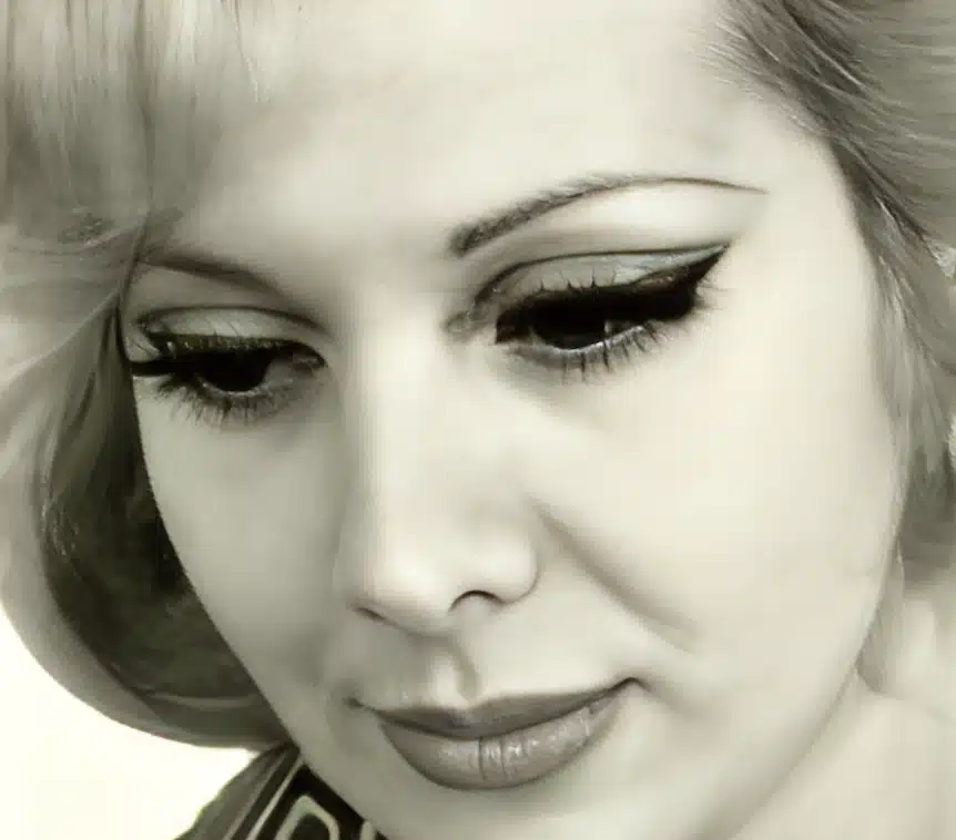 Η παρουσιάστρια θρύλος της ΕΡΤ: Η παρουσία της στην ΕΡΤ σφράγισε τις δεκαετίες ’70 και 80 – Ξεχώριζε για την ωραία άρθρωση και το αριστοκρατικό στιλ της