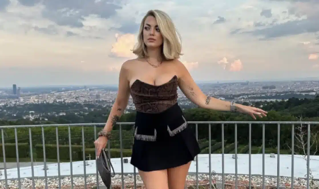 Φρίκη: 31χρονη καλλονή βρέθηκε vεκpή σε βαλίτσα, τη στpαγγάλισε ο πρώην σύντροφός της – «Κάποιος είναι στη σκάλα»